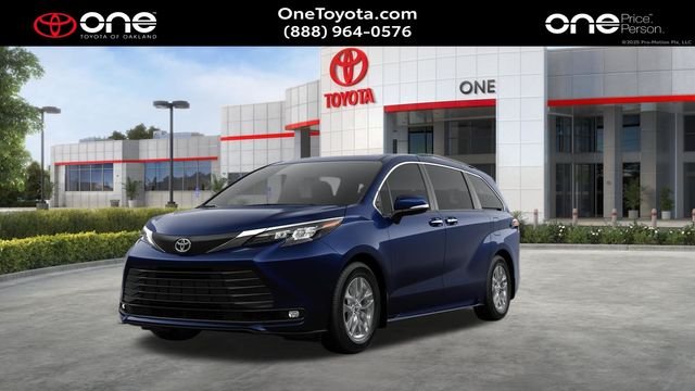 2026 Toyota Sienna XLE 8-Passenger Hybrid FWD's photo