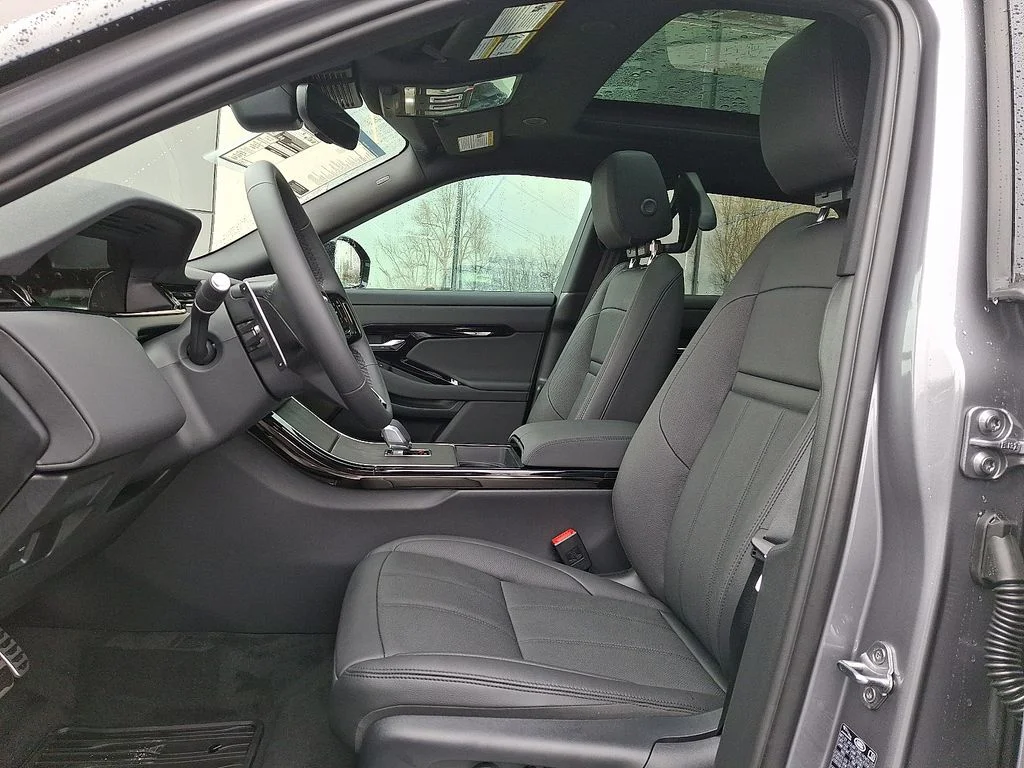 New 2026 Eiger Grey Land Rover Dynamic image 9