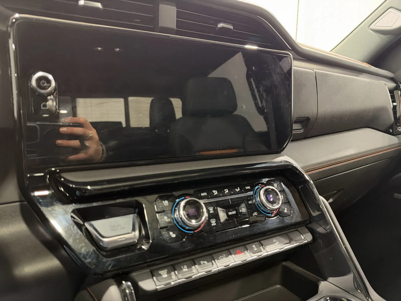 Certified Used 2025 Sterling Metallic GMC AT4 image 20