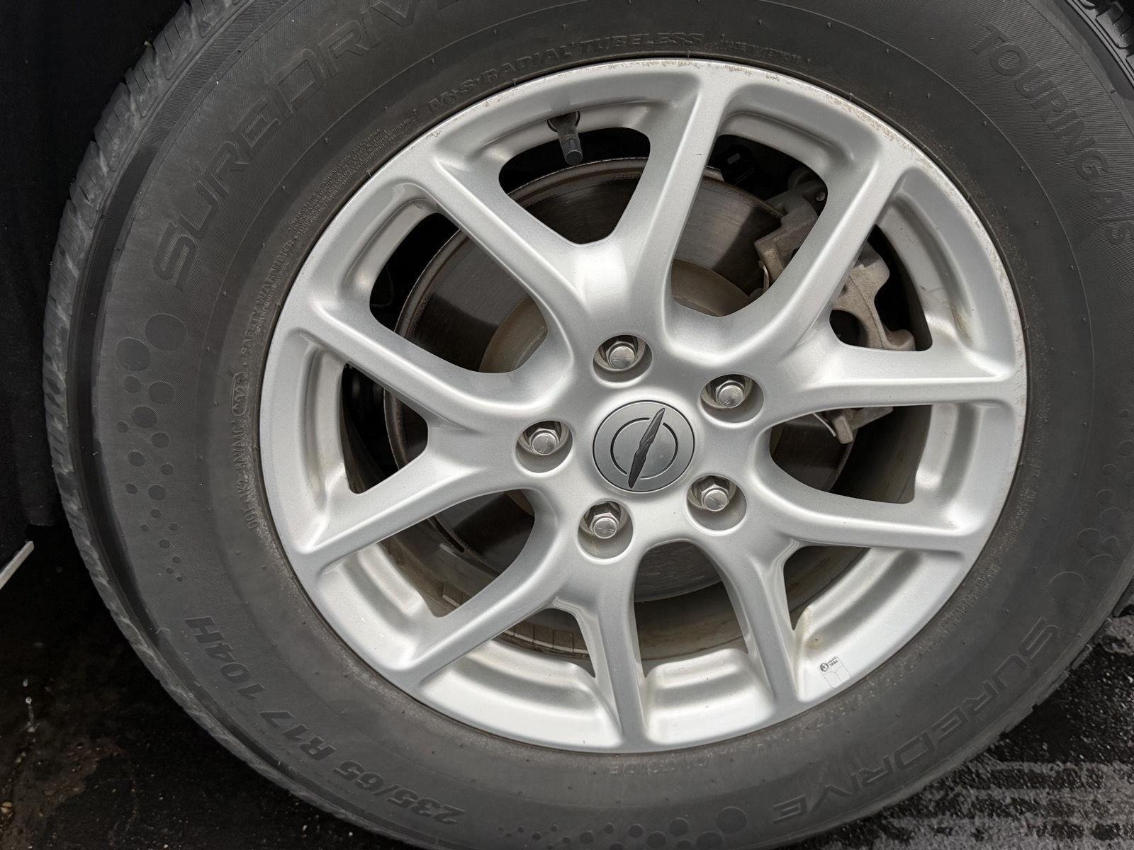 Used 2023 Bright White Clearcoat Chrysler Touring L image 47