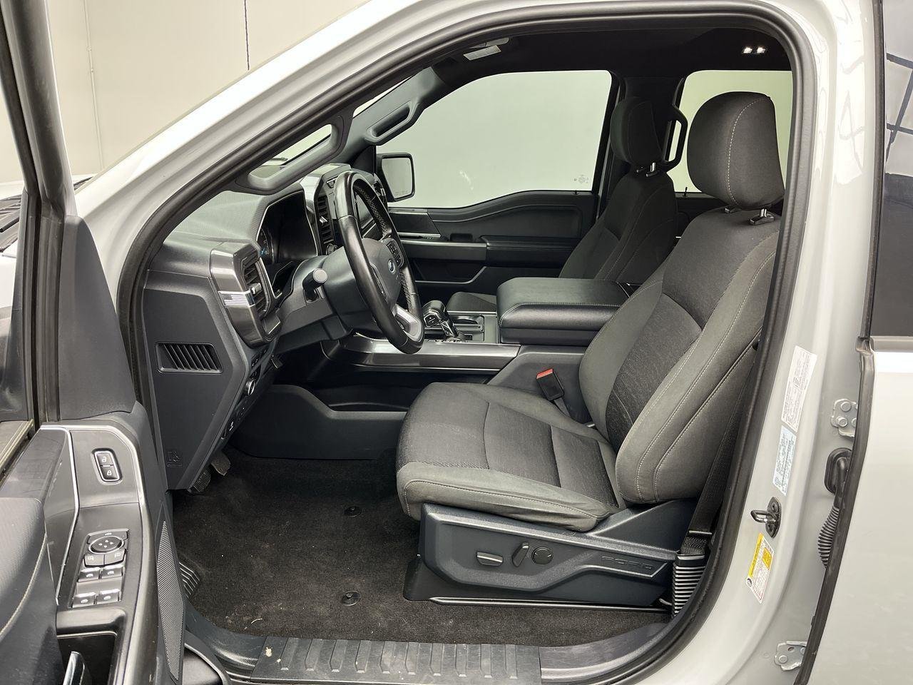 Used 2023 Avalanche Gray Ford XLT image 3
