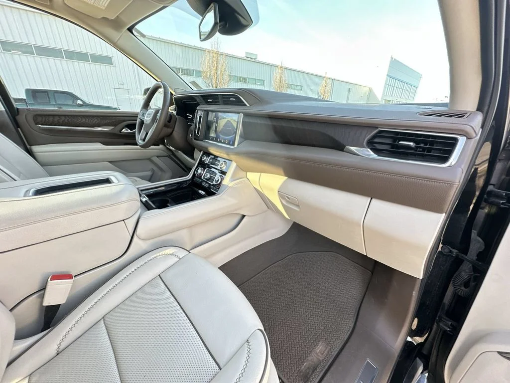 2023 GMC Yukon Denali - Photo 31
