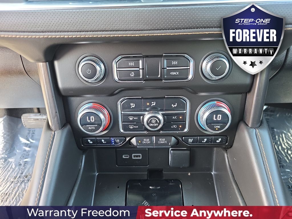 Used 2023 White GMC AT4 image 28