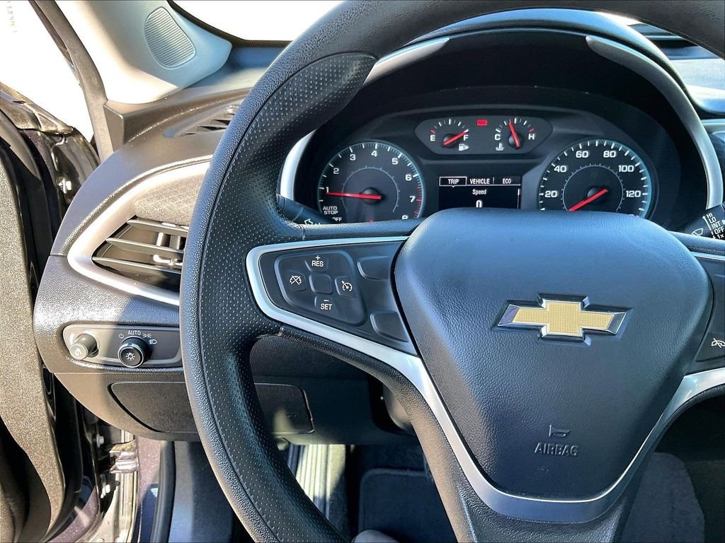 Used 2022 Gray Chevrolet LT image 22