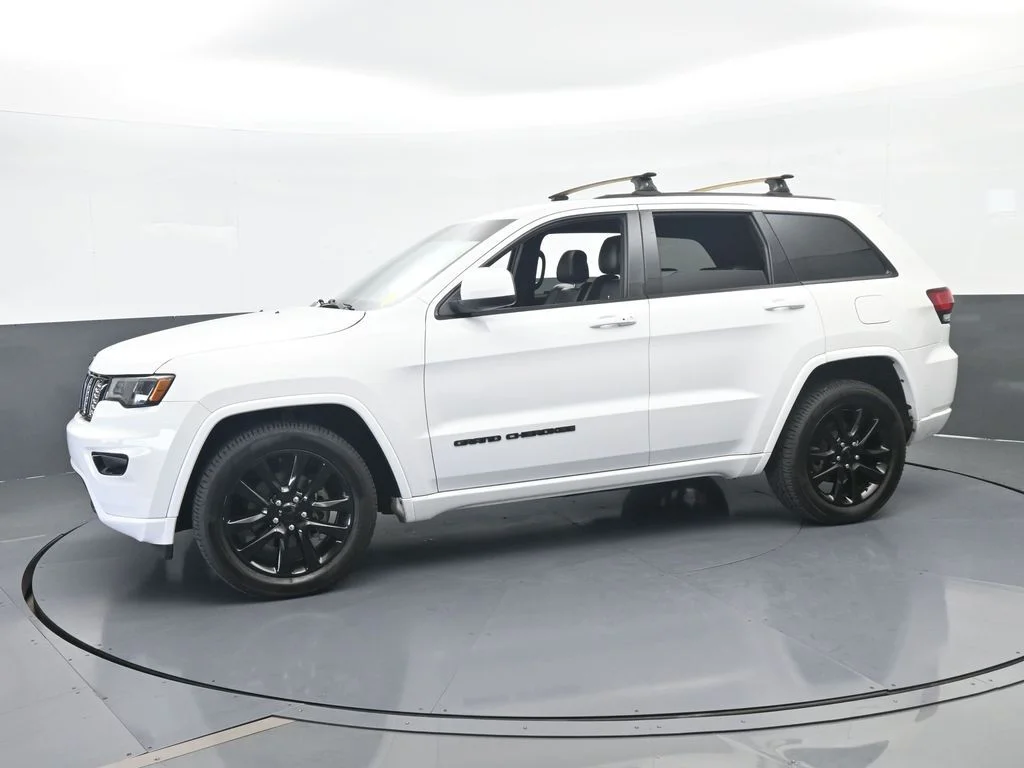 Used 2018 Jeep Grand Cherokee Altitude with VIN 1C4RJEAG4JC430966 for sale in Miami Lakes, FL