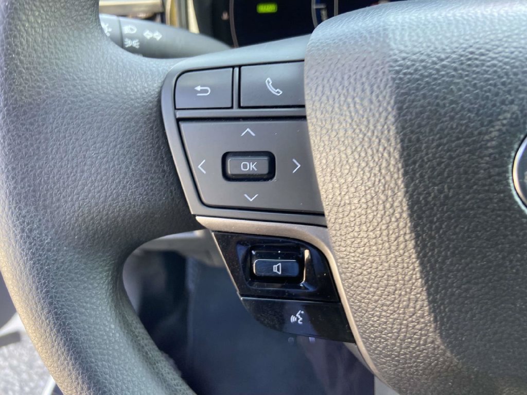 2025 Toyota Camry LE - Photo 31