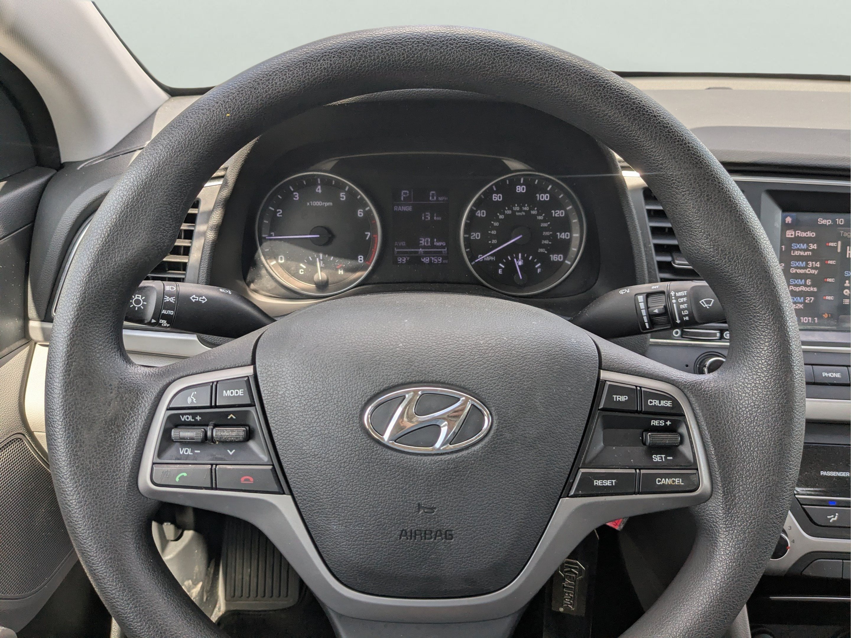 Used 2017 Black Noir Pearl Hyundai SE image 27