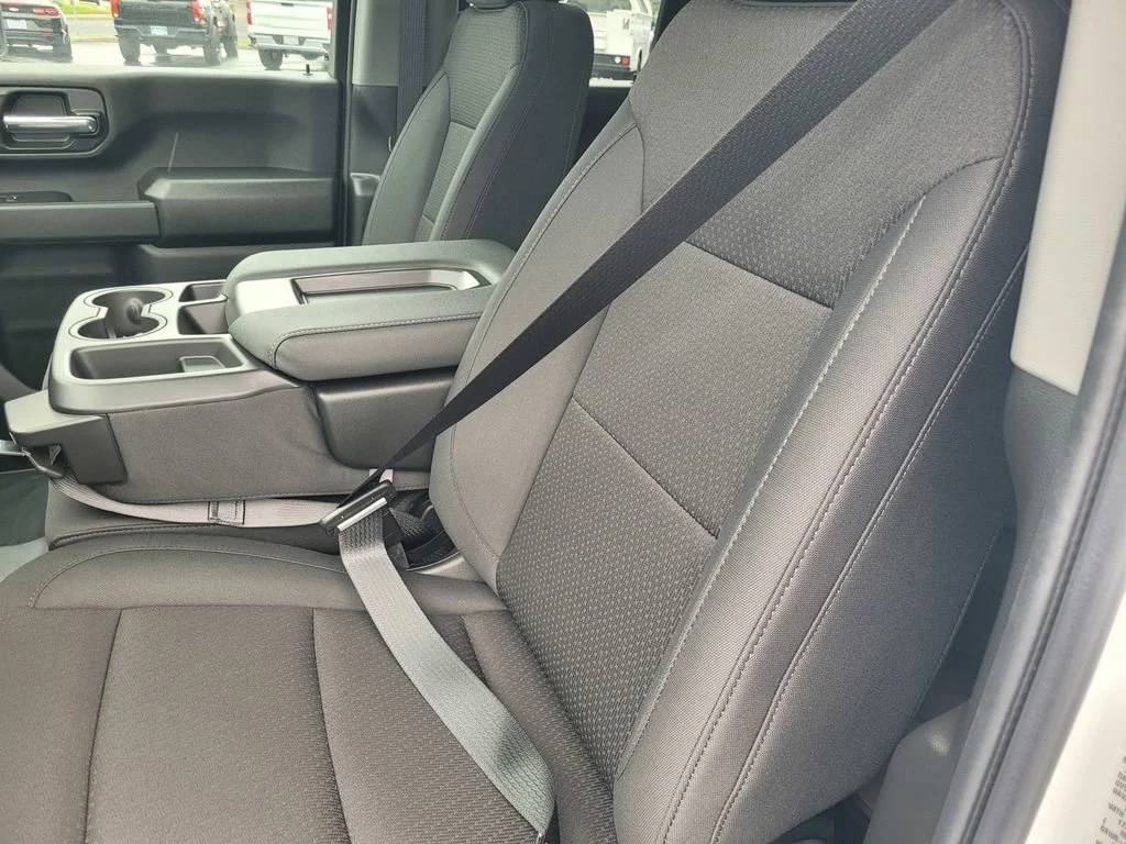 New 2026 Summit White Chevrolet WT image 11