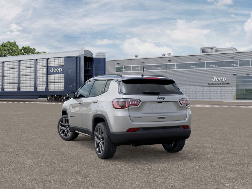 Used 2026 Silver Jeep Limited image 3