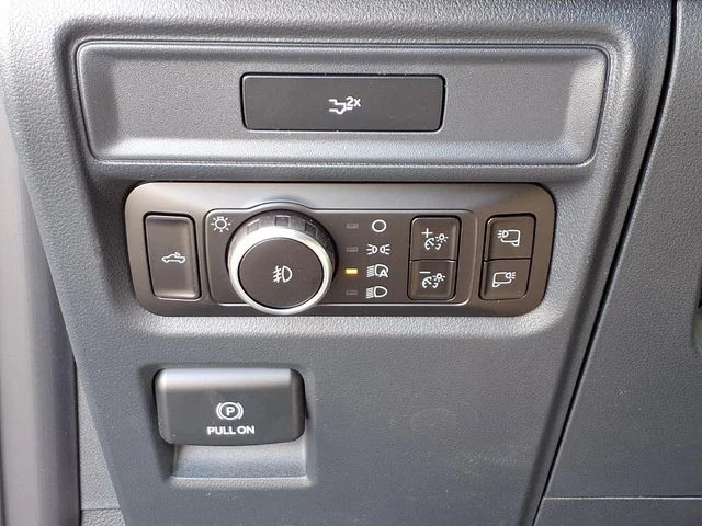 New 2026 Avalanche Ford XLT image 12