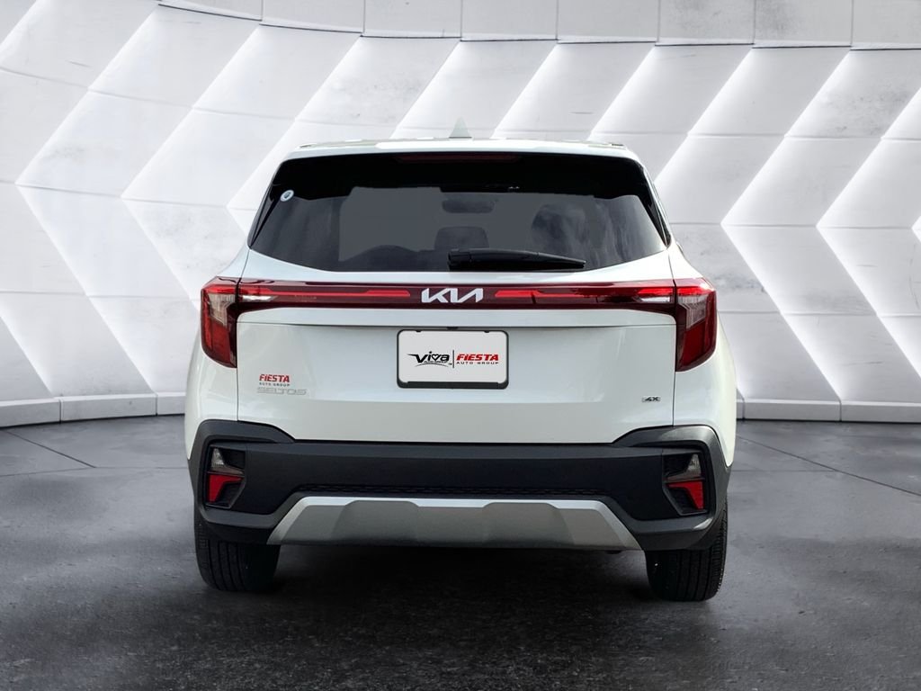 Used 2025 White Kia LX image 5