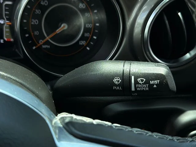 Used 2021 White Jeep Unlimited Sahara image 28