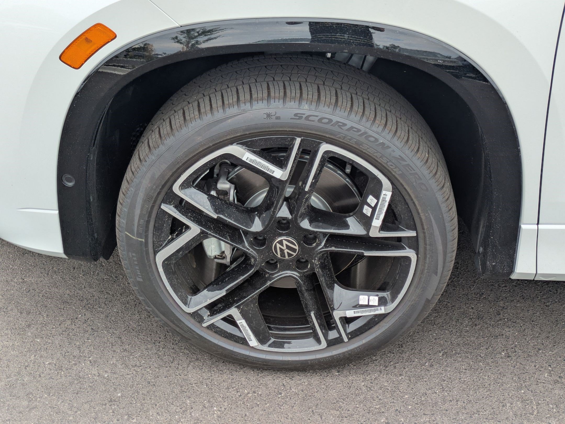 New 2026 White Volkswagen SEL R-Line Turbo image 16