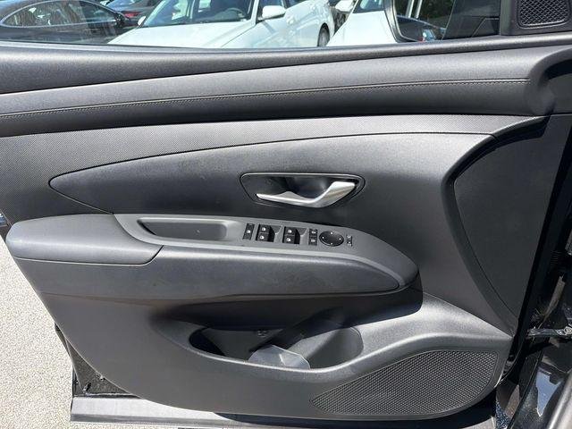 New 2027 Black Hyundai SE FWD image 7