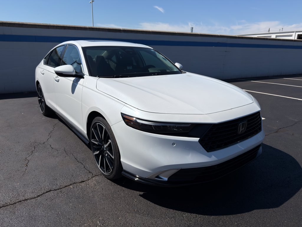 New 2026 Platinum White Pearl Honda Touring image 7