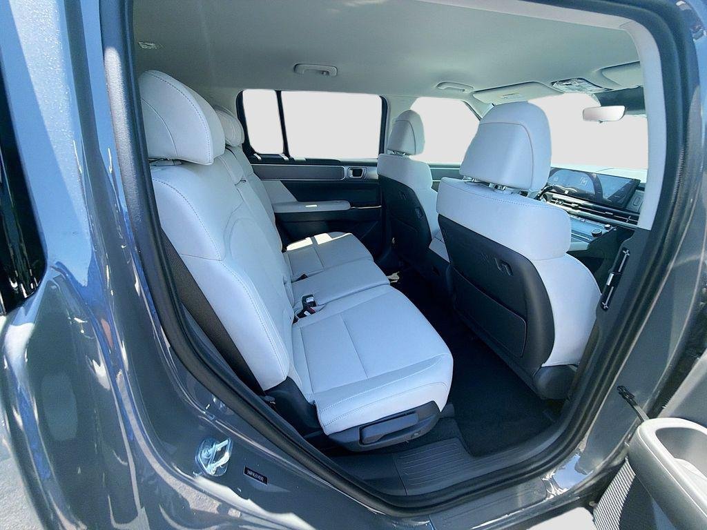 New 2026 Hampton Gray Hyundai SE image 19