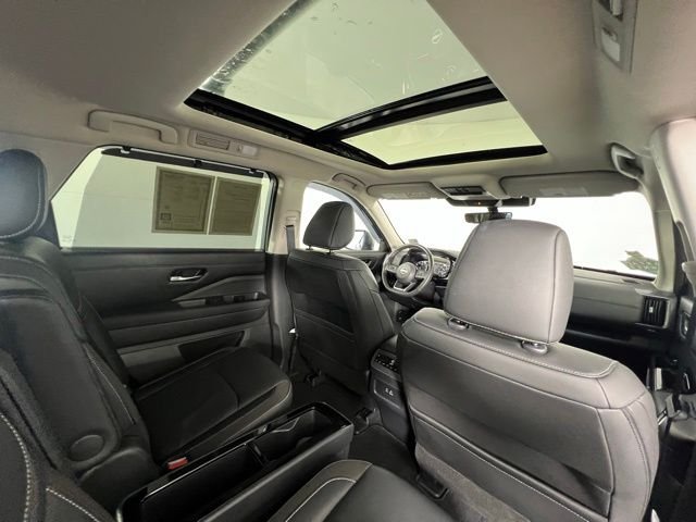 Used 2024 Gray Nissan SL image 39