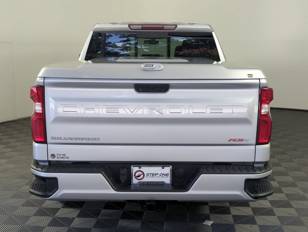 Used 2019 SILVER ICE METALLIC Chevrolet RST image 5