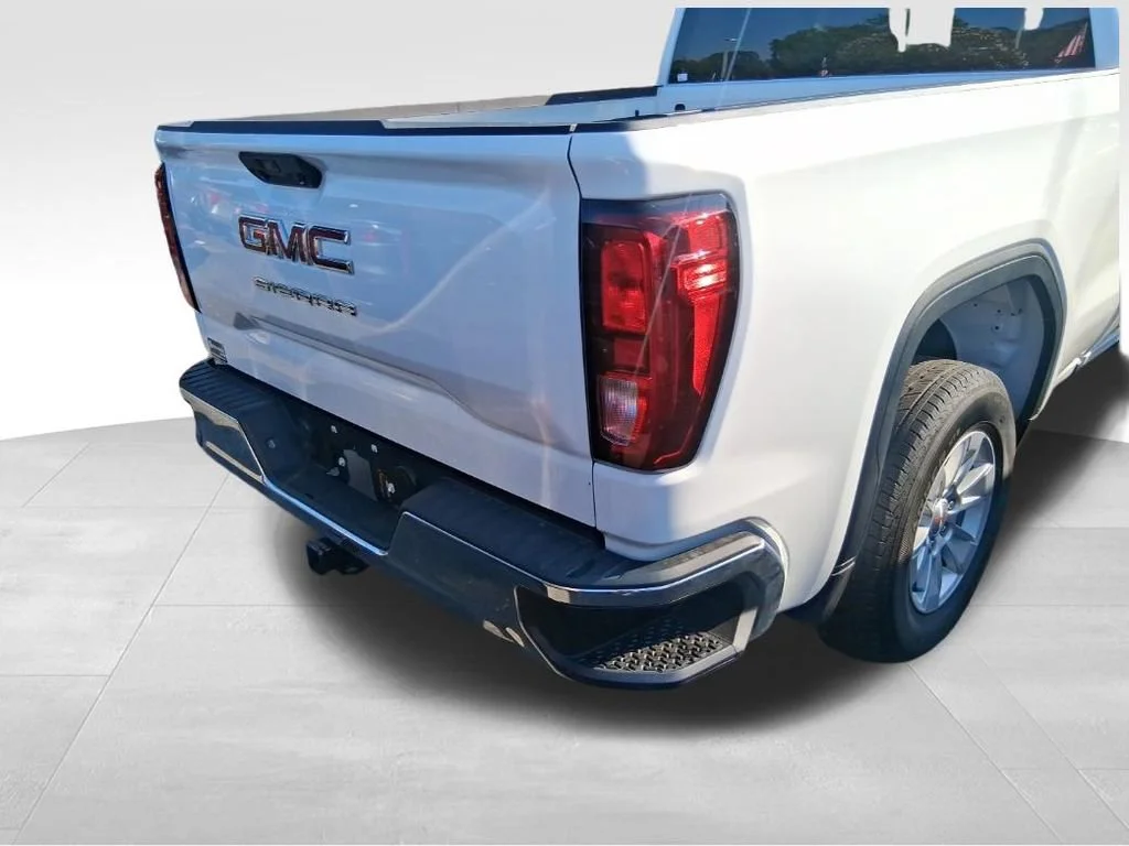 Used 2025 Summit White GMC Pro image 4