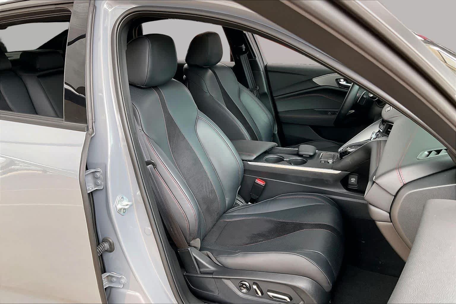 Used 2025 Urban Gray Pearl Acura w/A-Spec Package image 9