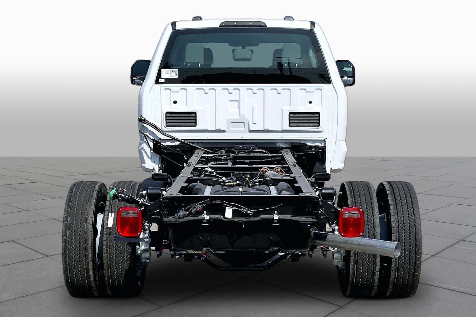 New 2026 Oxford White Ford F-550® XL image 3