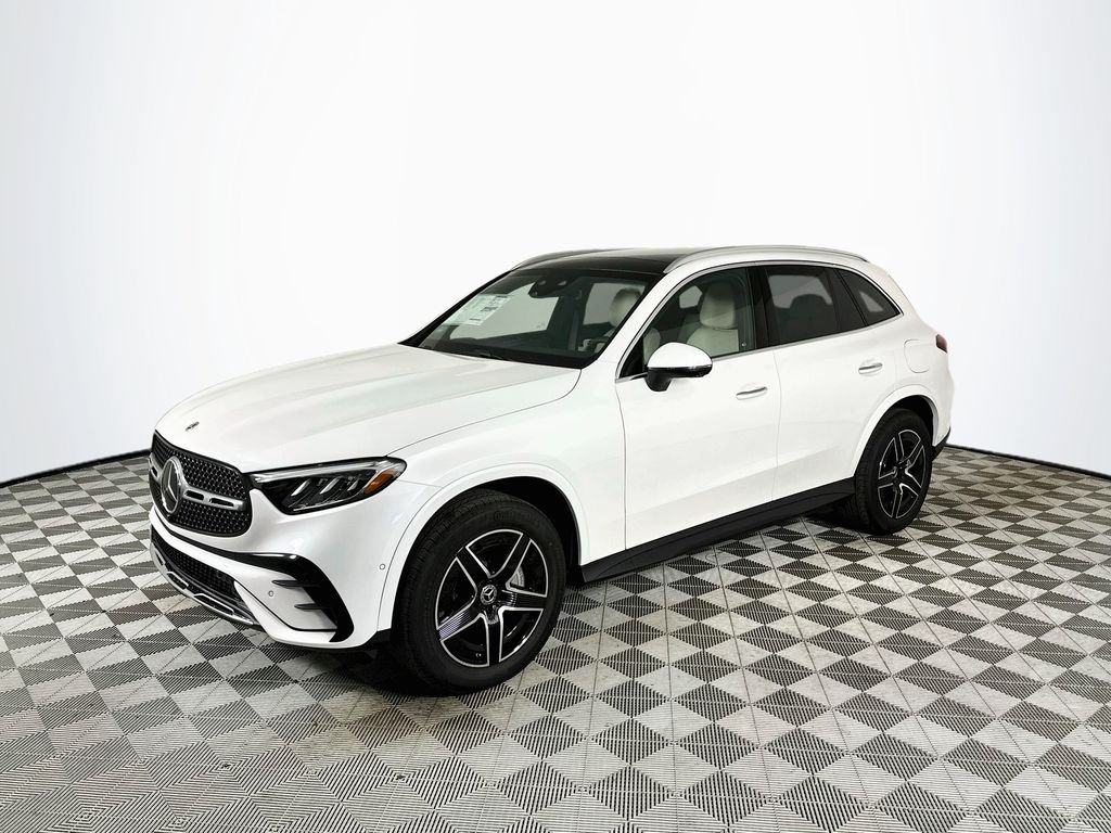 New 2027 MANUFAKTUR Moonlight White Metallic Mercedes-Benz GLC 350e image 3