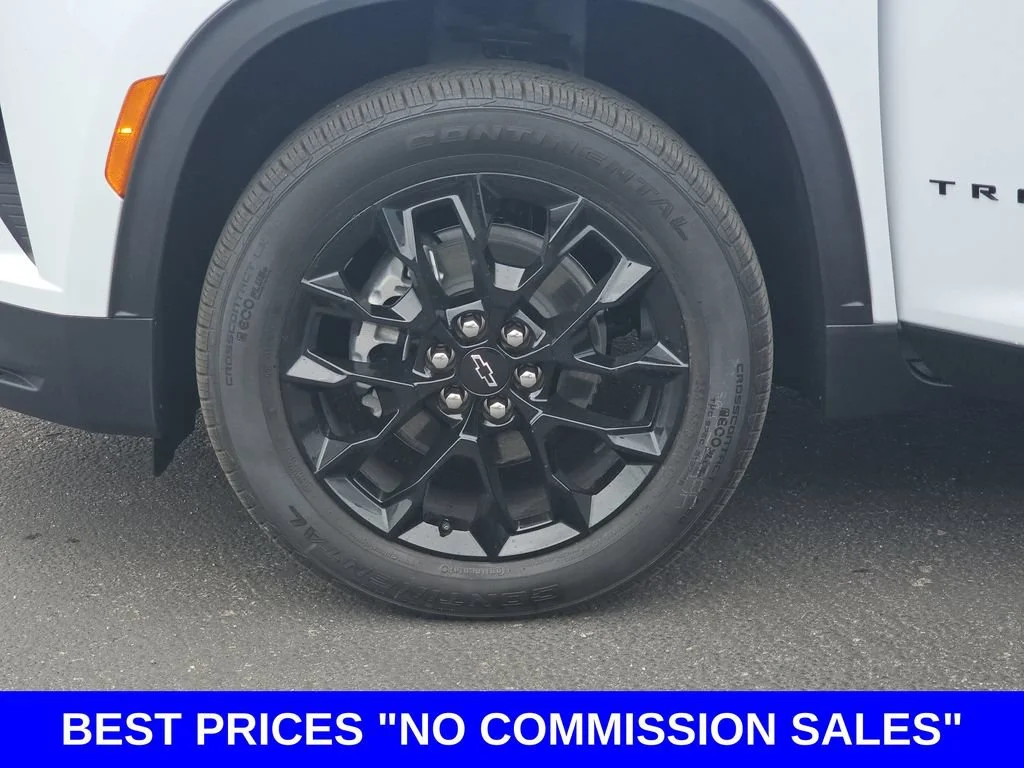 New 2026 Polar White Tricoat Chevrolet LT image 38