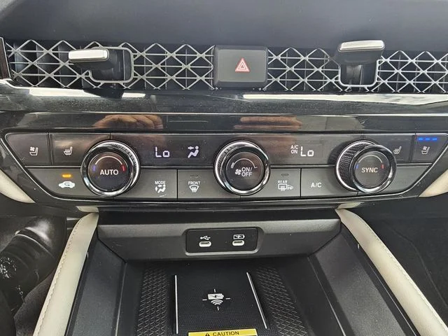Used 2023 White Honda Touring image 31