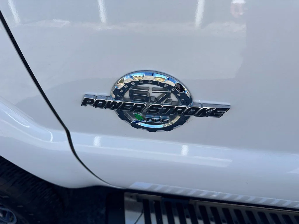 Used 2016 White Platinum Clearcoat Metallic Ford Platinum image 20