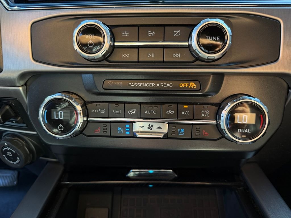 Used 2022 White Ford Platinum image 17