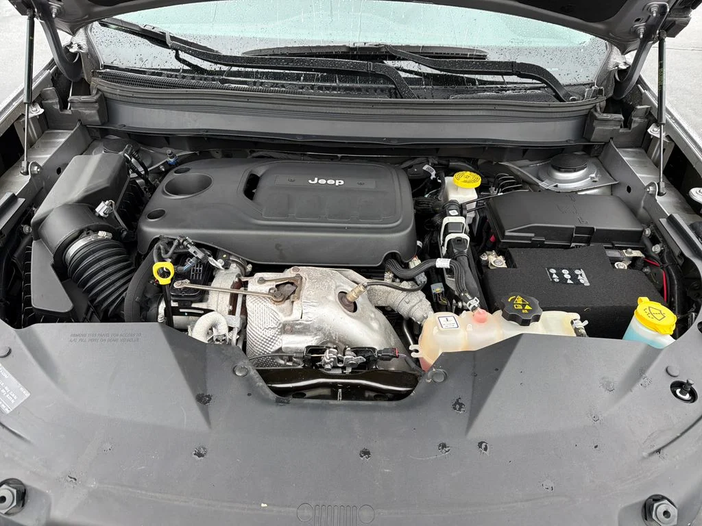 Used 2020 Silver Jeep Trailhawk image 20