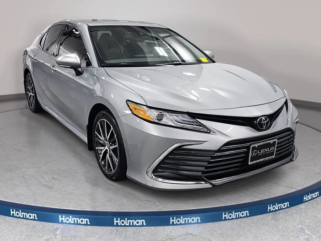 Used 2023 Silver Toyota XLE image 4
