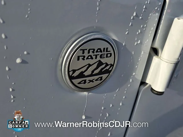 Used 2024 White Jeep Sahara image 17