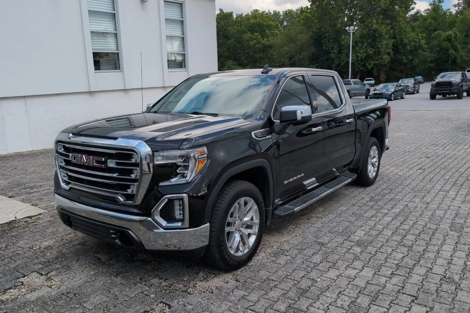 Used 2021 ONYX BLACK GMC SLT image 12