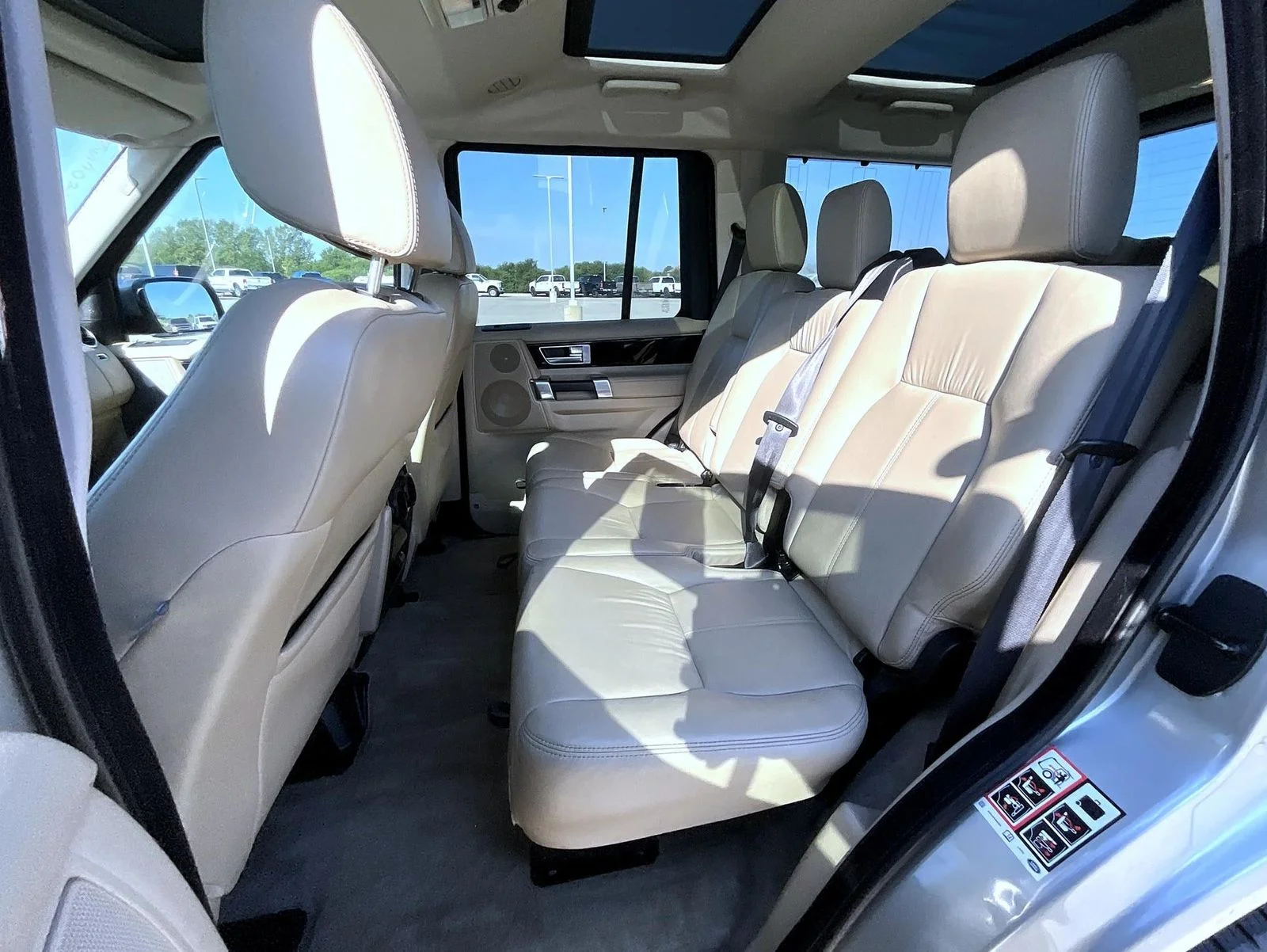 Used 2011 Beige Land Rover V8 image 23