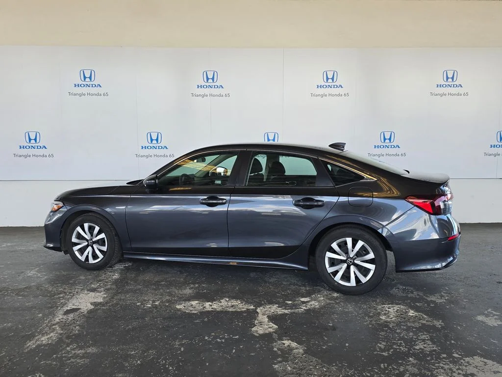Used 2025  Honda LX image 5