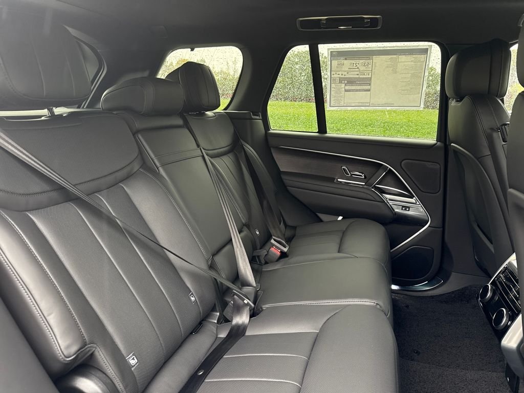 New 2025 Santorini Black Land Rover SE image 18