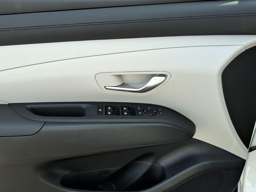 New 2026 White Hyundai SEL FWD image 13