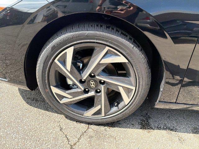 New 2026 Black Hyundai Limited image 28