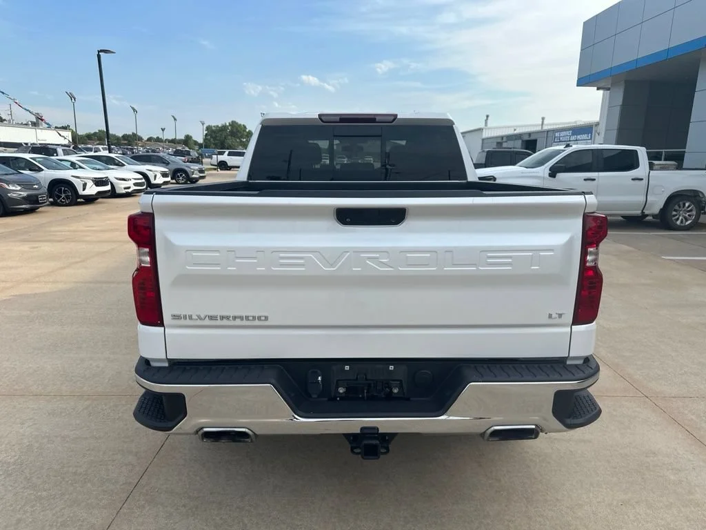 Used 2022 Iridescent Pearl Tricoat Chevrolet LT image 32