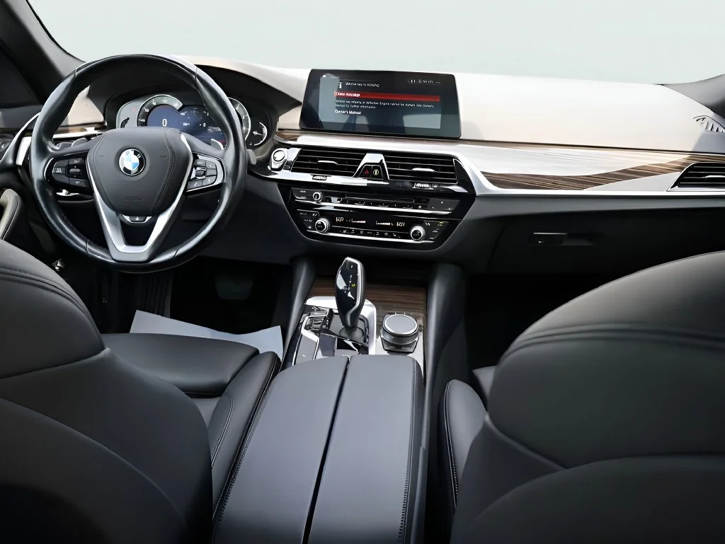 Used 2019 Gray BMW 530i xDrive image 15
