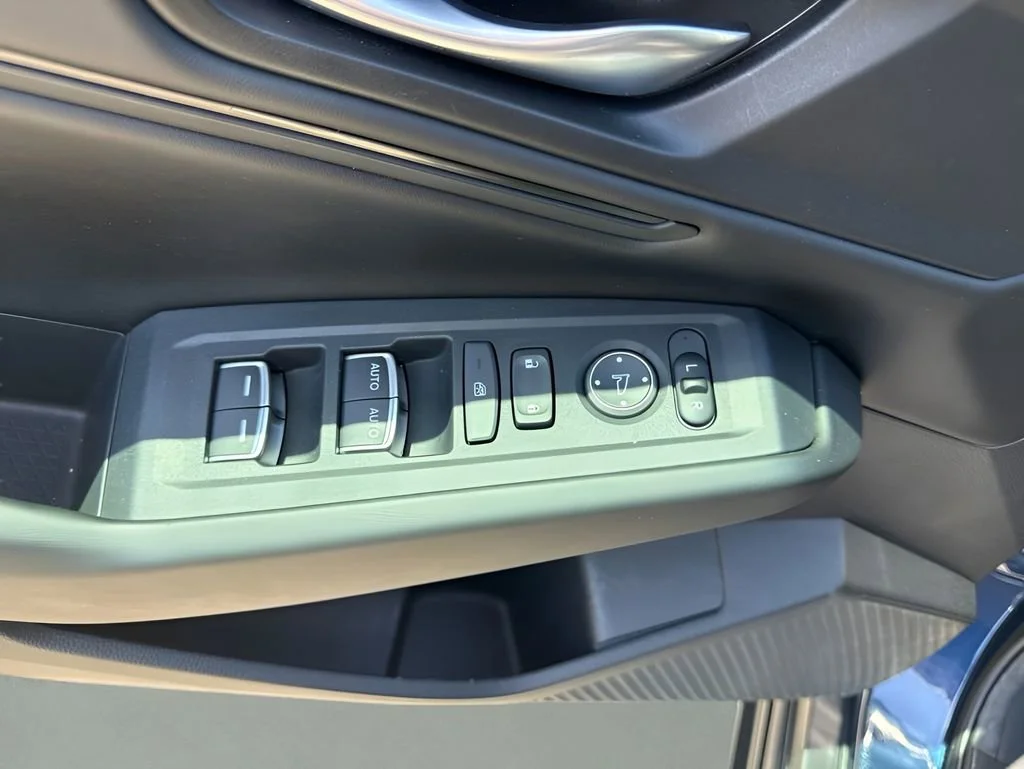 Used 2024  Honda EX image 25