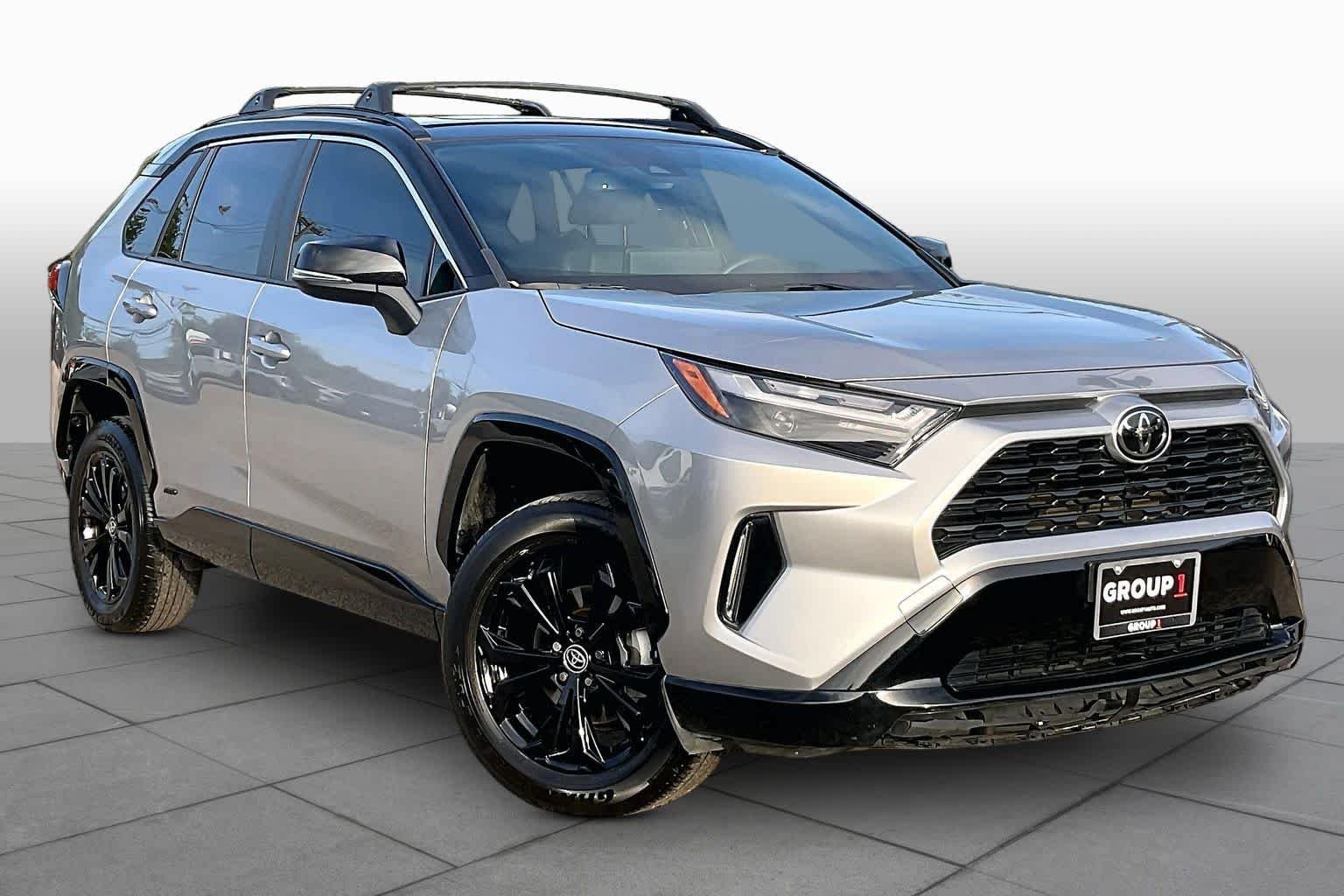 Used 2025 Silver Sky Metallic/Midnight Black Metallic Toyota Hybrid XSE image 3