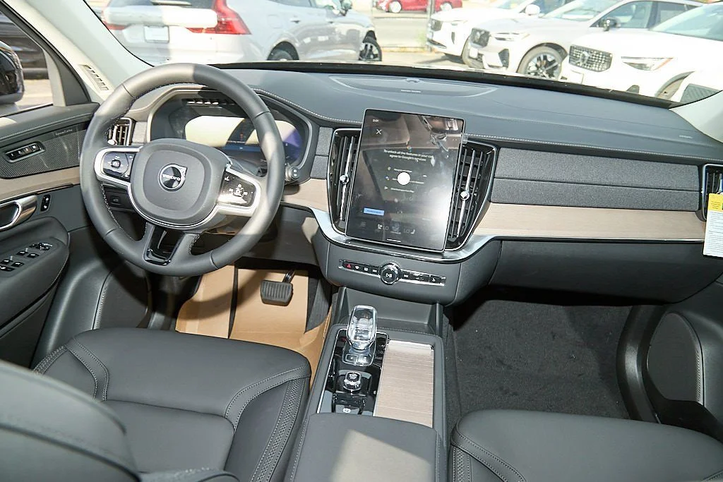 New 2026 Onyx Black Volvo Plus image 25