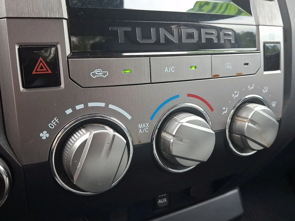 Used 2019 White Toyota SR image 15