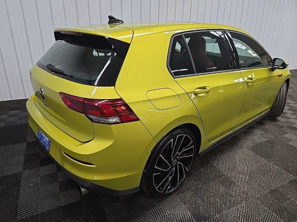 Used 2022 Yellow Volkswagen Autobahn image 10