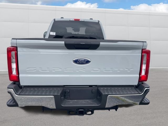 New 2026 Avalanche Ford F-350® XLT image 3