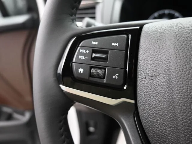 Used 2025 Platinum White Pearl Honda Touring image 27