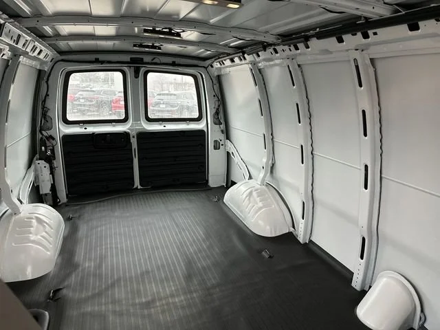 2025 GMC Savana Cargo Work Van - Photo 25