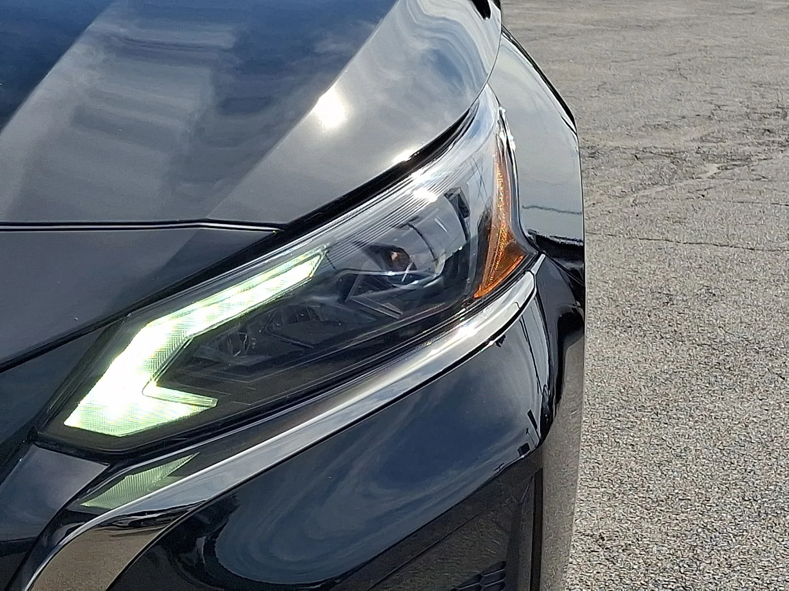 Used 2025 Black Nissan 2.5 SR image 9